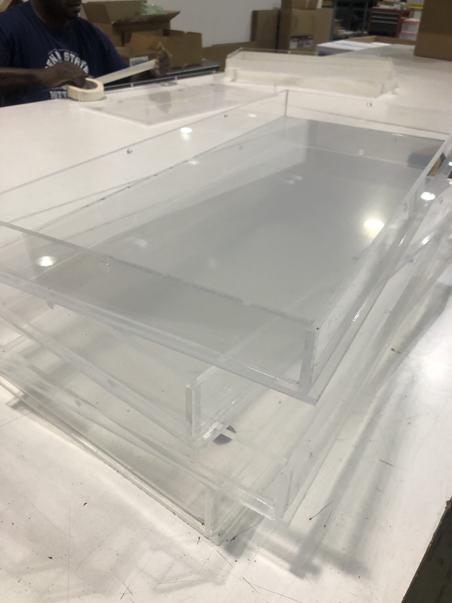 dustcover / vitrines for acrylic display cases